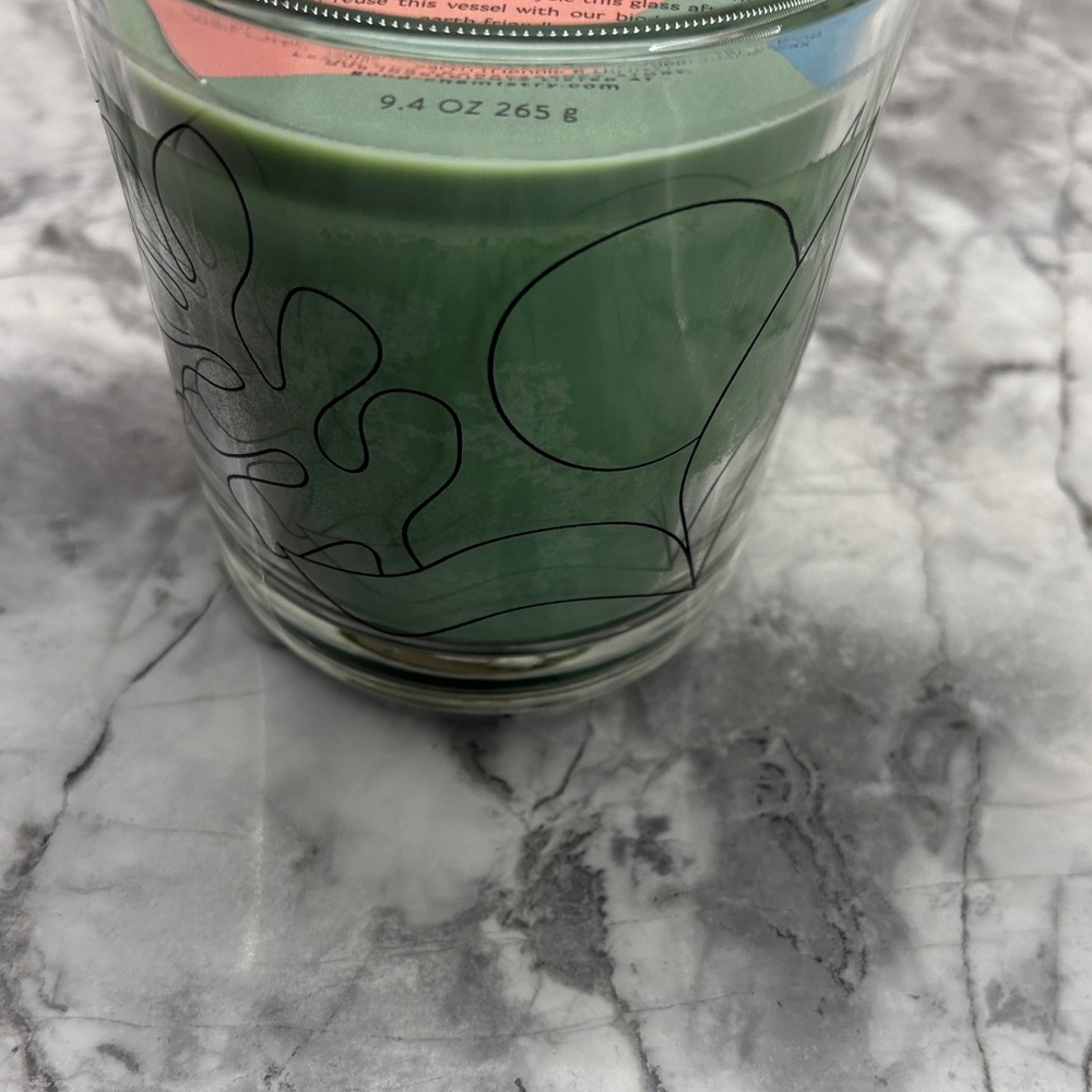 Good Chemistry Green sandalwood + Smile Scented Candle - Picture 3 of 4